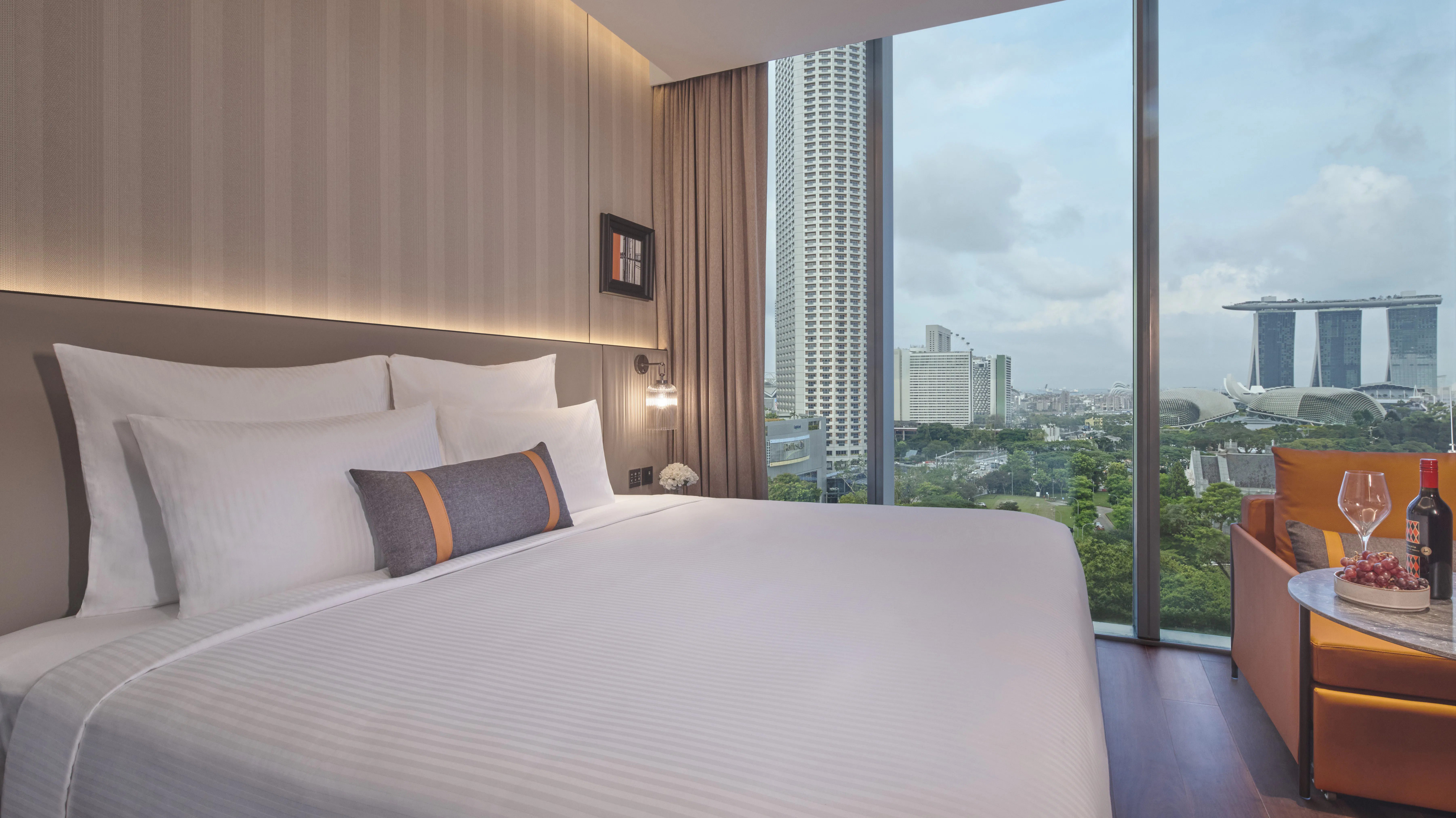 pullman-singapore-hill-street-executive-room-with-bay-view_13716