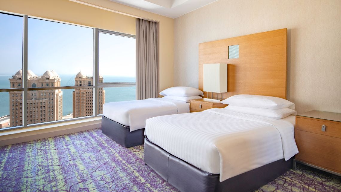 qabila-westbay-hotel-doha-qatar-deluxe-panoramic-2-twin-01_13201