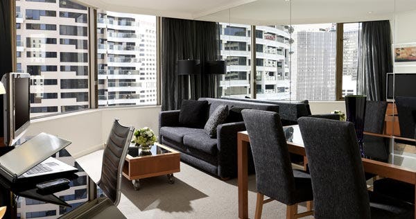 quay-west-suites-sydney-1-bedroom-city-view-apartment-02_1123