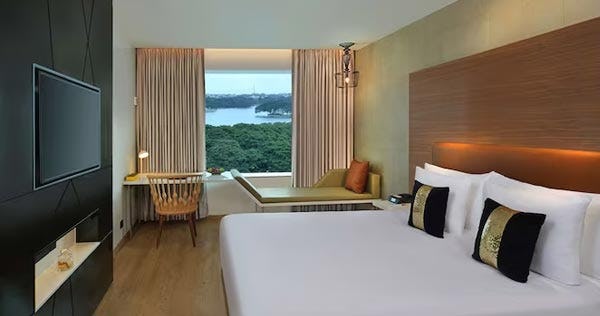 Deluxe Room - Lake View