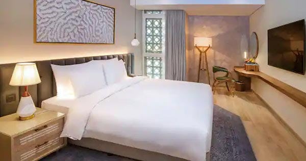 radisson-blu-hotel-and-resort-abu-dhabi-corniche-superior-room-sea-view_2150