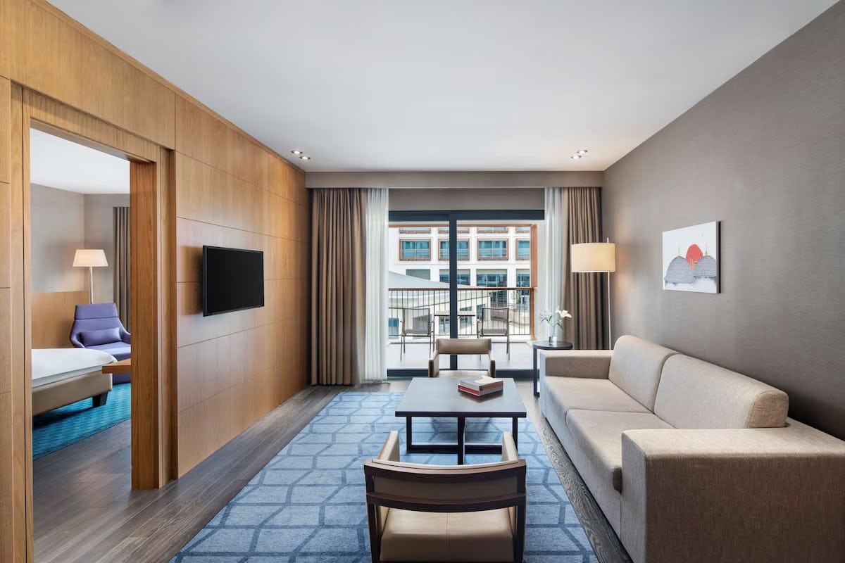 radisson-blu-hotel-and-spa-istanbul-tuzla-sauna-suite-with-terrace_8061