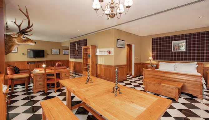 Theme Suite with Lounge Access