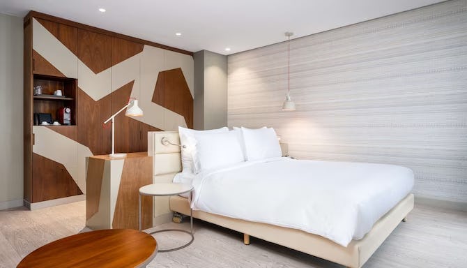 radisson-blu-hotel-marrakech-carre-eden-premium-room-with-terrace_9612