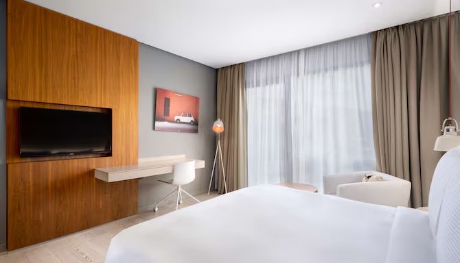 radisson-blu-hotel-marrakech-carre-eden-superior-room-with-balcony_9612