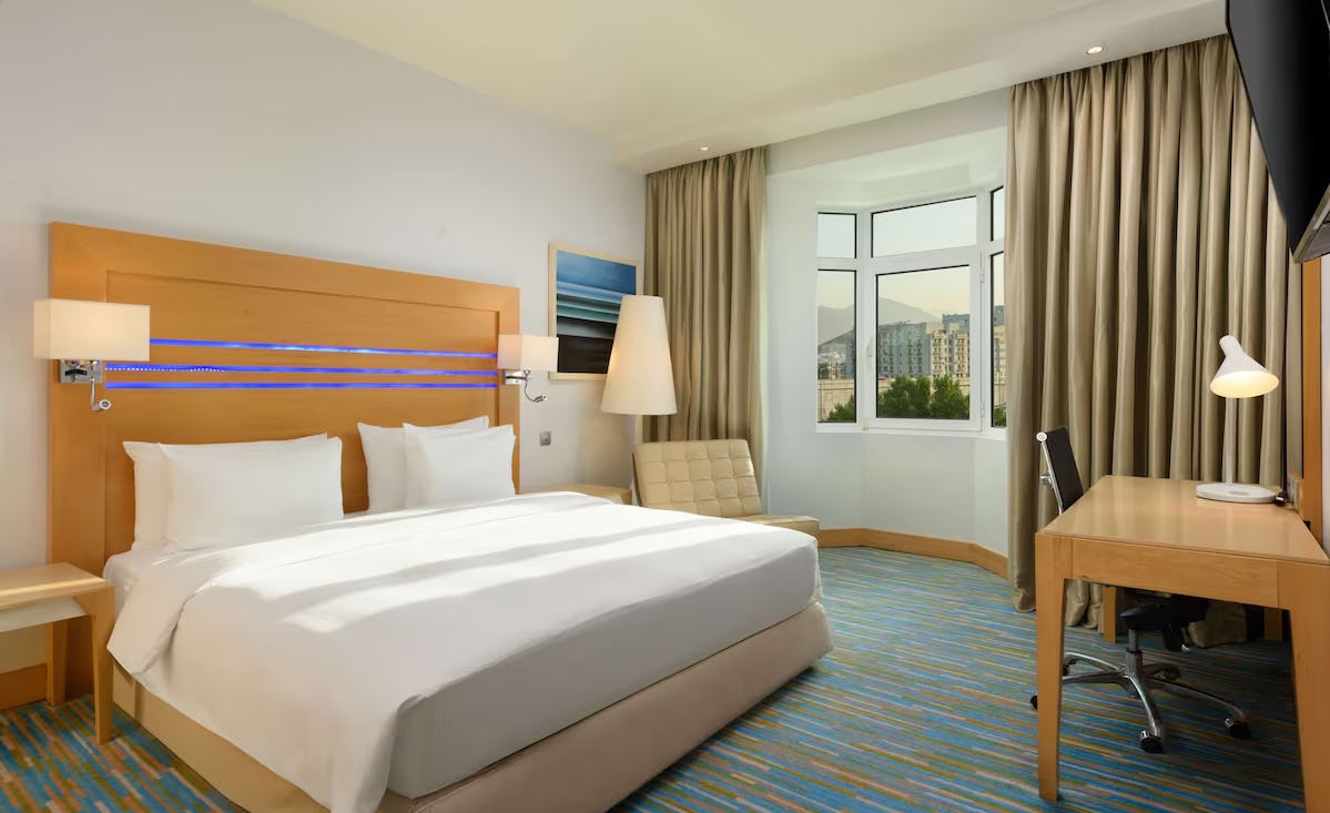 radisson-blu-hotel-muscat-junior-suite-with-lounge-access_2218