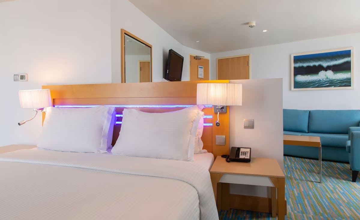 radisson-blu-hotel-muscat-suite-with-lounge-access_2218