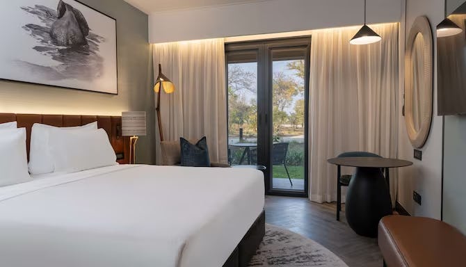 radisson-blu-mosi-oa-tunya-livingstone-resort-superior-room-with-terrace_12307