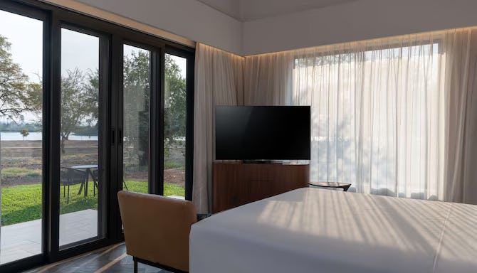 radisson-blu-mosi-oa-tunya-livingstone-resort-two-bedroom-presidential-villa-with-terrace-zambezi-river-view_12307