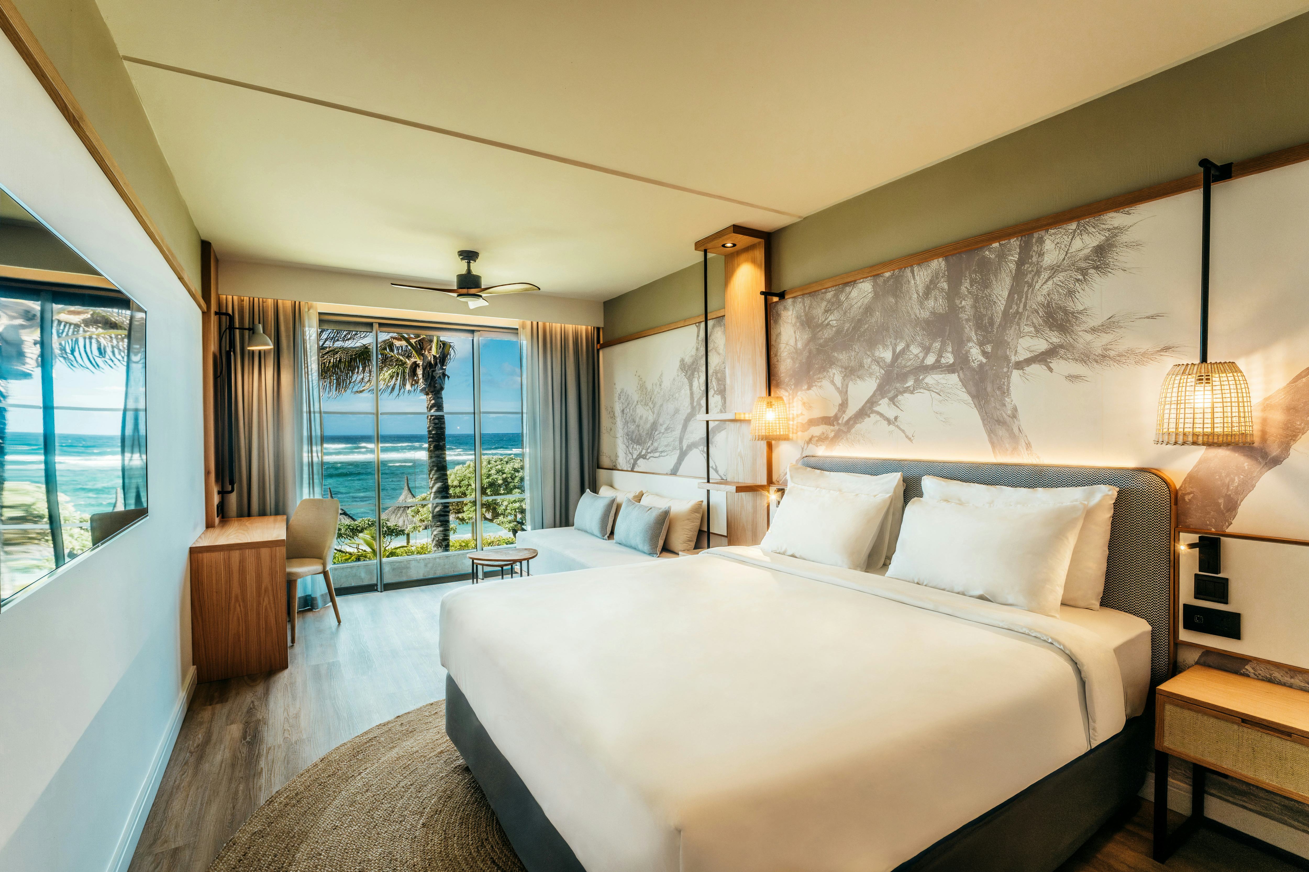 SUPERIOR BEACHFRONT ROOMS