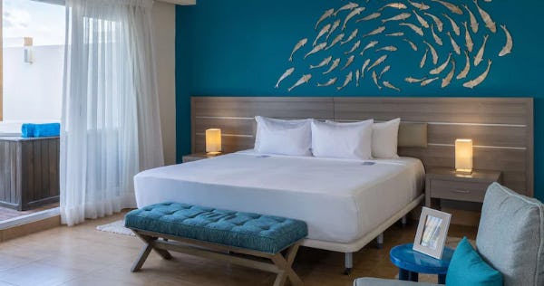 radisson-blu-resort-and-residence-punta-cana-premium-studio-suite-with-whirlpool-01_11167