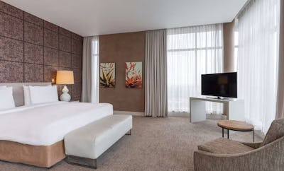 Presidential Suite with Lounge Access - Skyline View