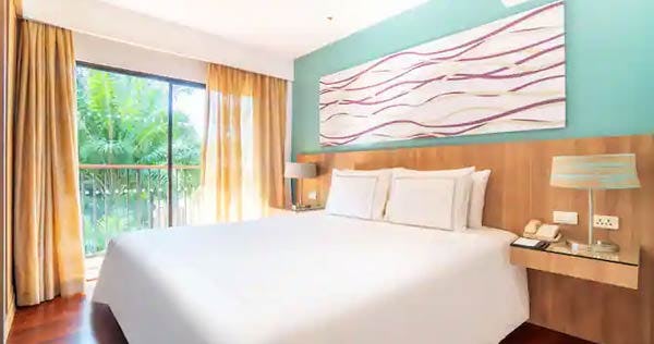 radisson-resort-and-suites-phuket-two-bedroom-suite-with-terrace-01_11567