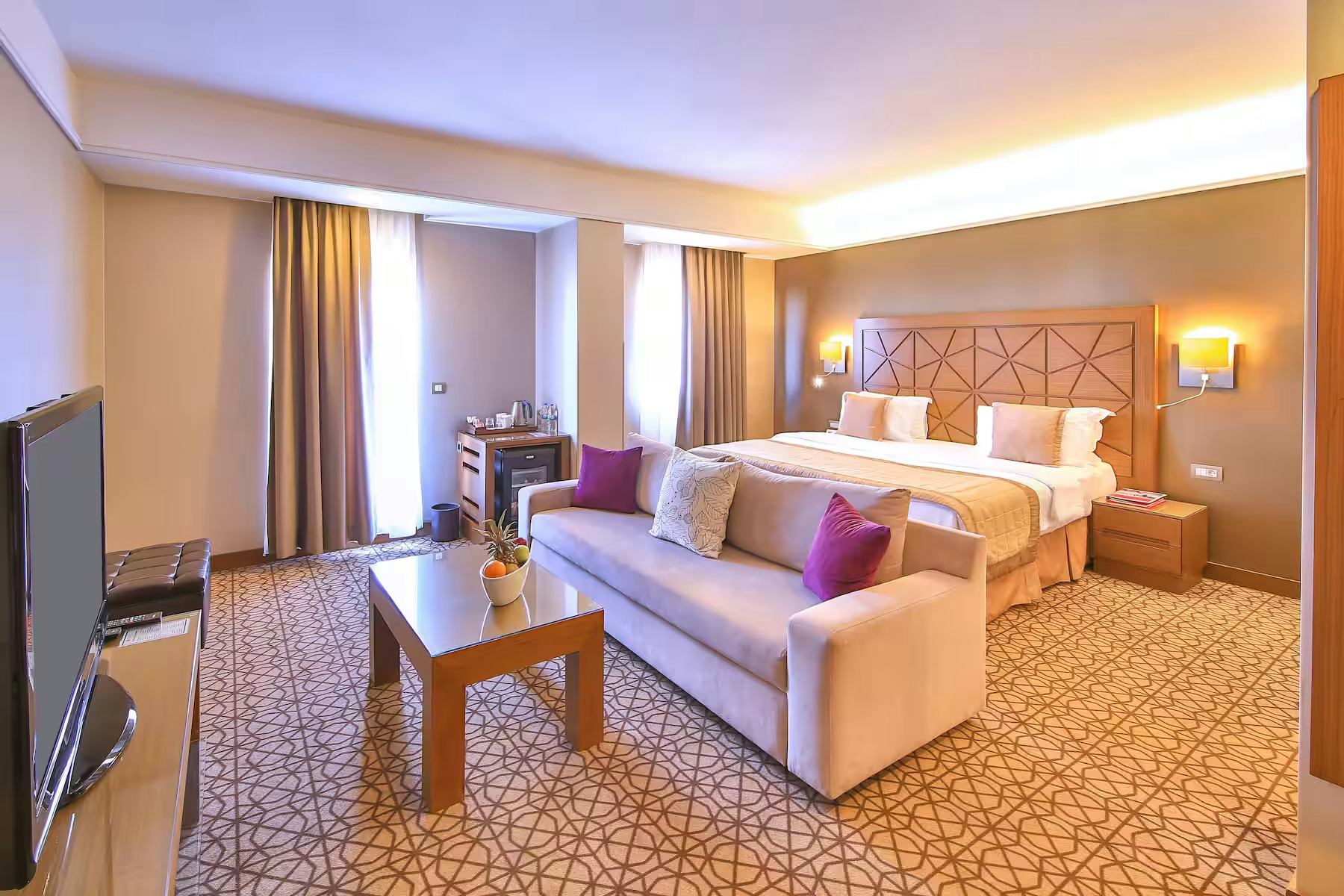 ramada-by-wyndham-istanbul-taksim-1-king-bed-suite_10649