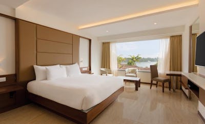 Luxury Lake View Rooms