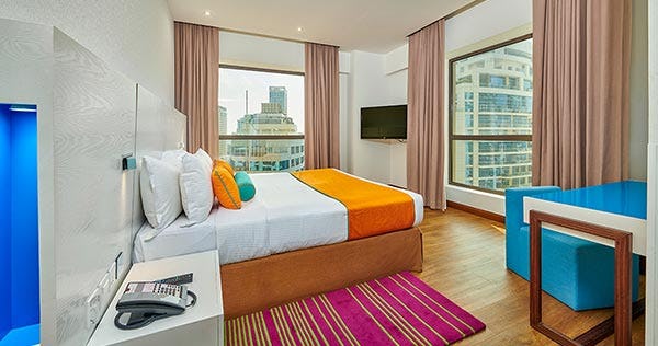 ramada-hotel-and-suites-by-wyndham-jbr-dubai-two-bedroom-apartment-city-view-01_6657