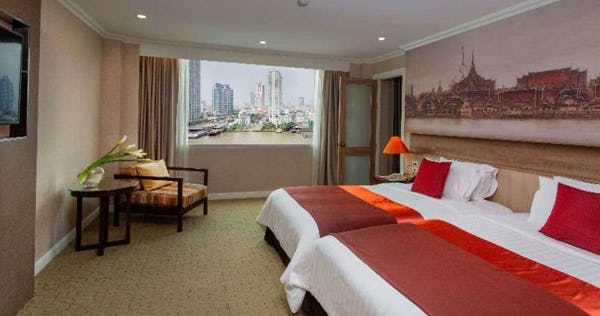 Twin Bed Rive View Royal Thai Suite