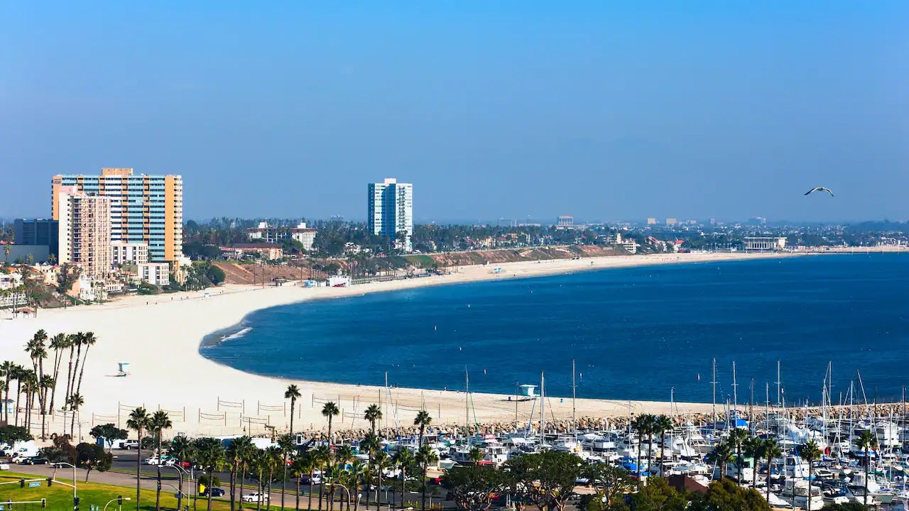 regency-long-beach-los-angeles-usa-2-double-bed-with-partial-beach-view-01_3684