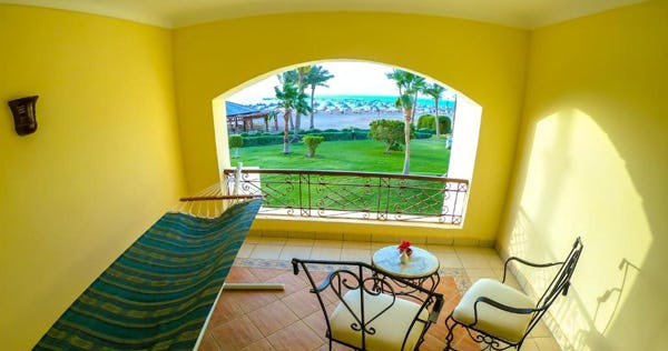 regency-plaza-aqua-park-and-spa-resort-sharm-el-sheikh-deluxe-double-room-with-sea-view-02_2013