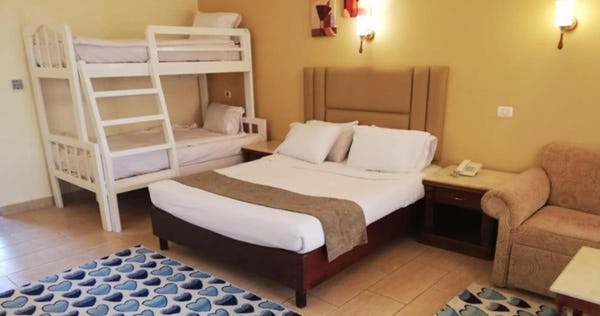 regency-plaza-aqua-park-and-spa-resort-sharm-el-sheikh-family-room_2013
