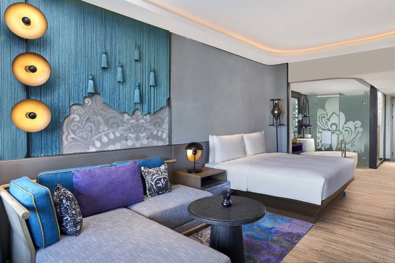 renaissance-bali-nusa-dua-resort-indonesia-deluxe-king-garden-view-01_13079