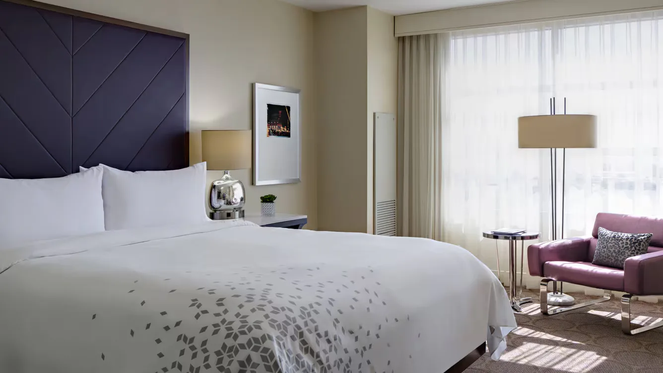 renaissance-las-vegas-guest-rooms_3487