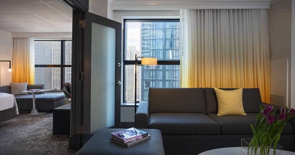 renaissance-new-york-times-square-hotelstarrating-renaissance-suite-01_806