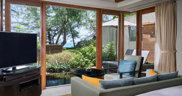 renaissance-phuket-resort-and-spa-1-bedroom-villa-1-king-oceanfront-beach-front-access-plunge-pool-01_2832
