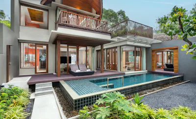 Bedroom 3: 1 King, Oceanfront