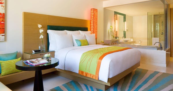 renaissance-phuket-resort-and-spa-guest-room-1-king-garden-view-balcony-01_2832