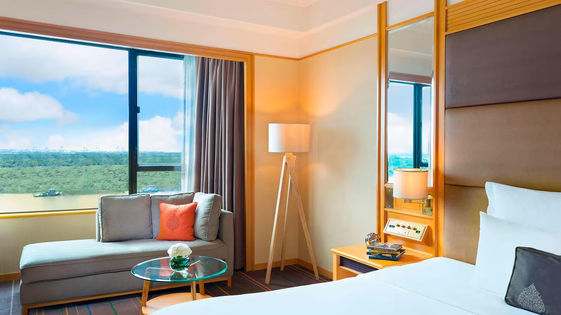 renaissance-riverside-hotel-saigon-deluxe-river-view_4953