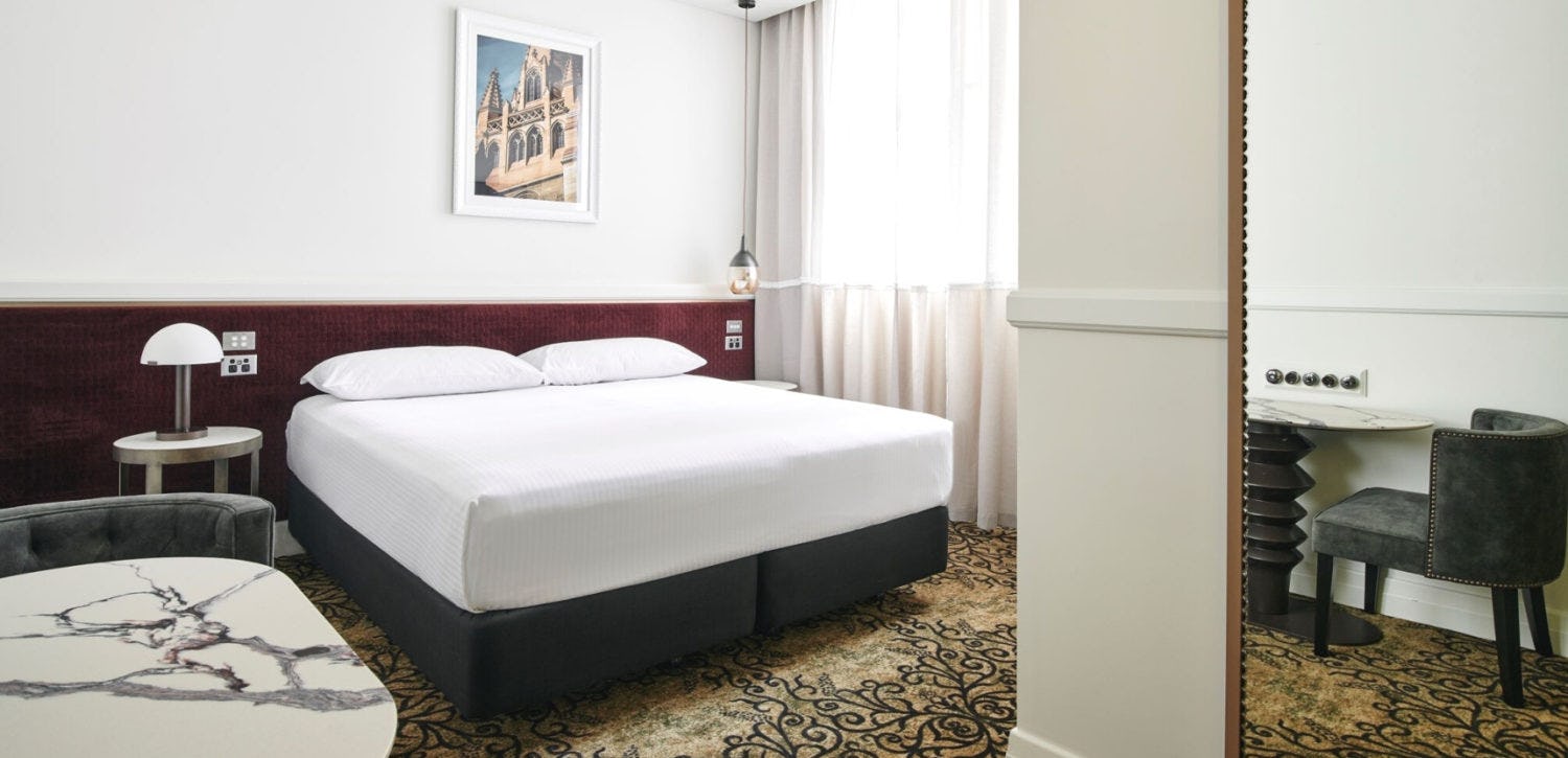 Perkins Yarra View Queen