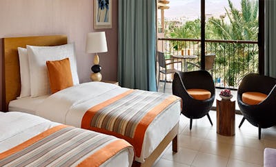 SUPERIOR TWIN POOL VIEW