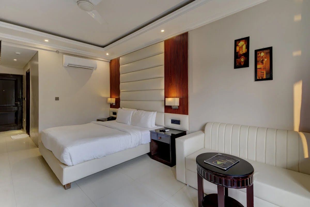 resort-de-alturas-candolim-goa-grand-premium-rooms_5149