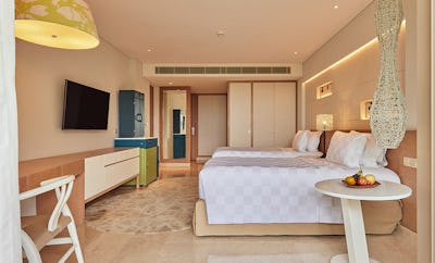 Wana Pool Access Room