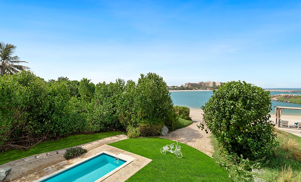 Two Bedroom Premium Villa Beach Acess with Private Pool