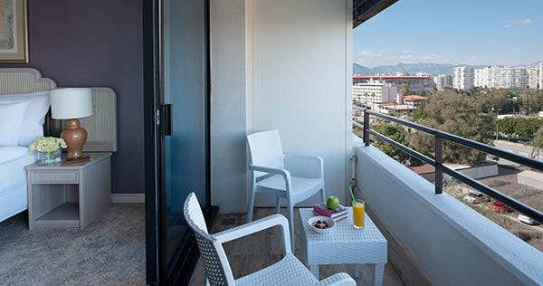 rixos-downtown-antalya-family-terrace-suite-02_8155