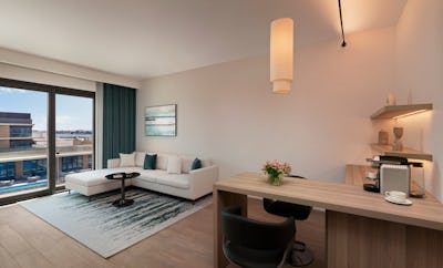 Deluxe Suite With Pool View