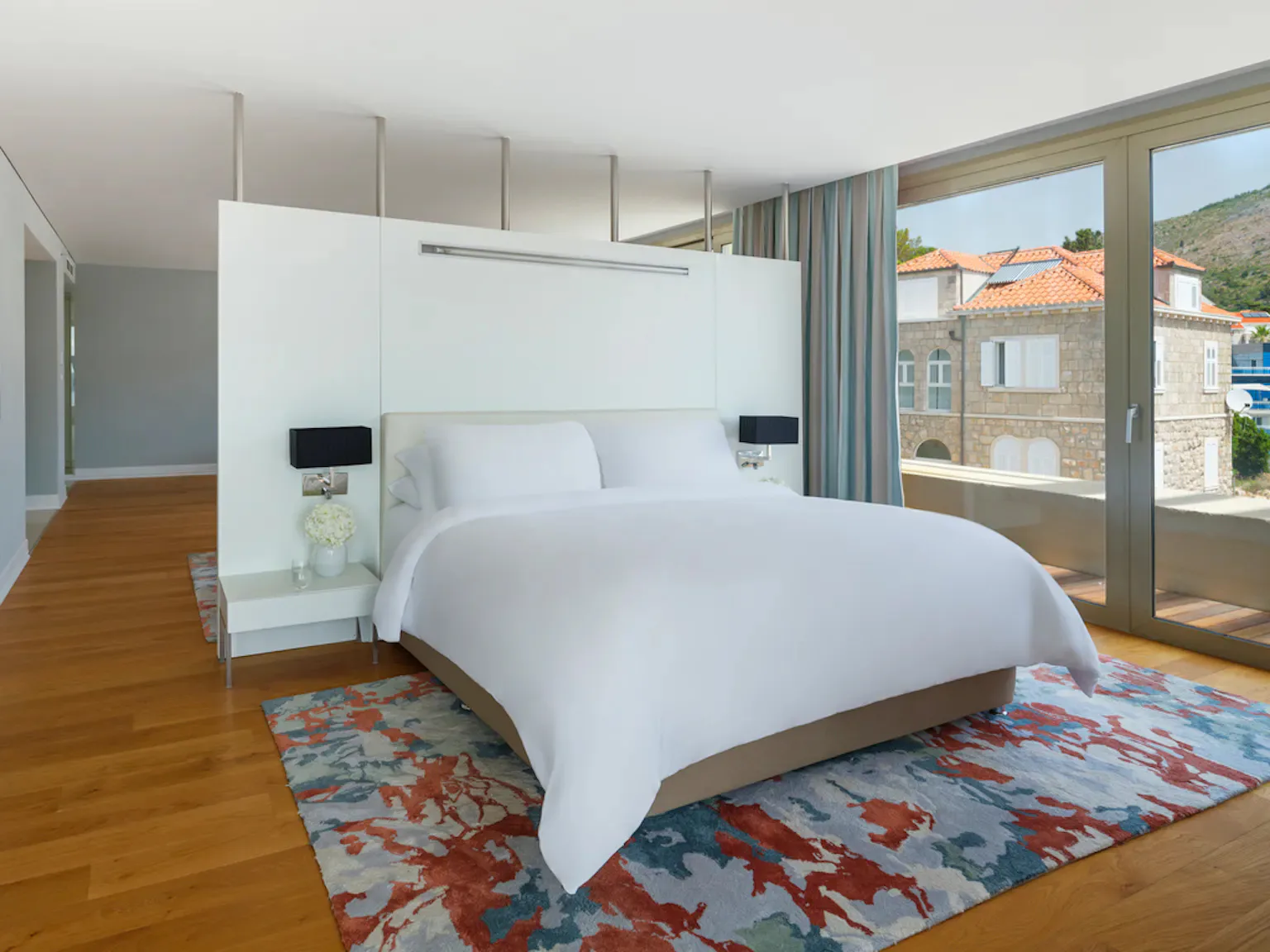 rixos-premium-dubrovnik-executive-suite-sea-view-with-king-size-bed_13740