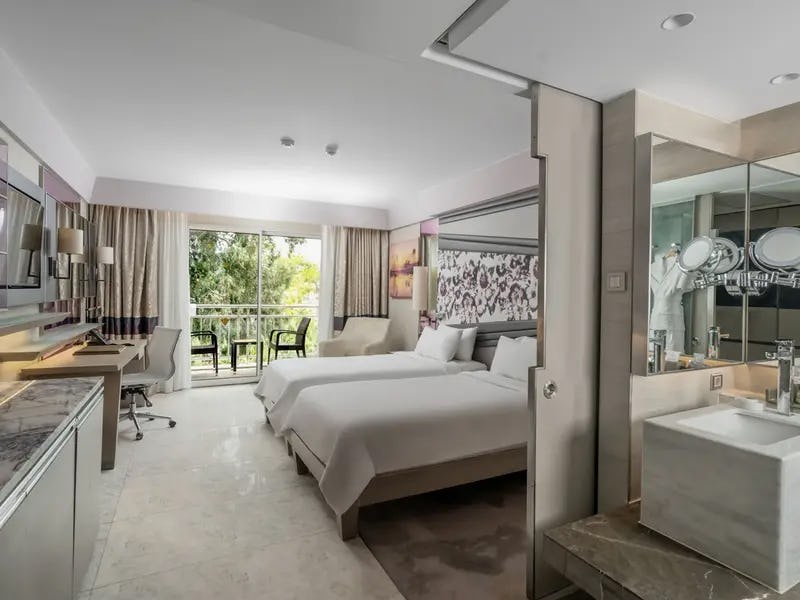 rixos-premium-tekirova-turkey-deluxe-room-land-view-01_9421