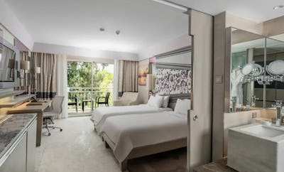 Deluxe Room, Land View