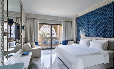 DELUXE ROOM GARDEN VIEW