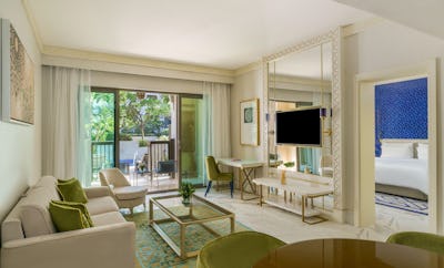 ONE BEDROOM SUITE POOL ACCESS