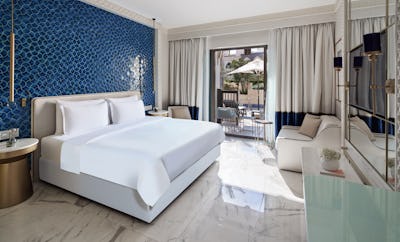 TWO BEDROOM FAMILY ROOM POOL ACCESS