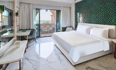 TWO BEDROOM FAMILY ROOM – SEA VIEW