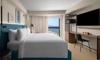 1 KING 1 BDRM OCEANFRONT SUITE W/BALCONY