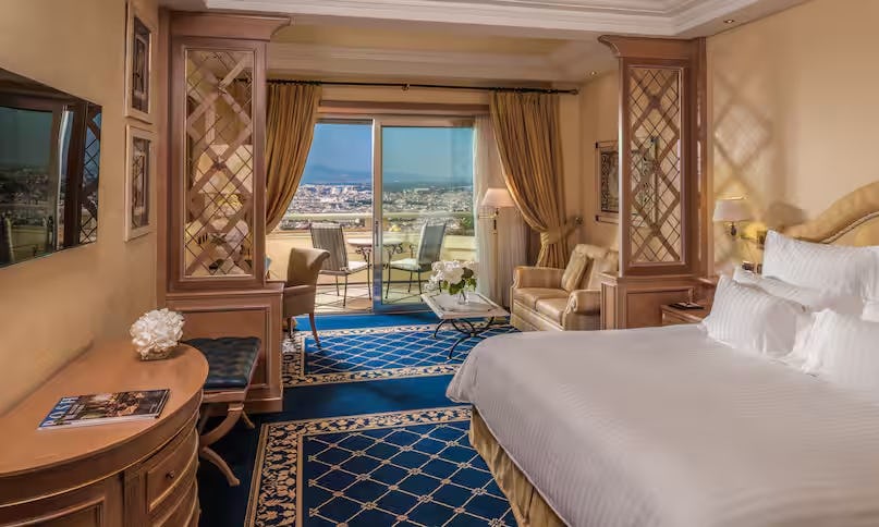 rome-cavalieri-a-waldorf-astoria-hotel-italy-king-imperial-room-with-rome-view_13343