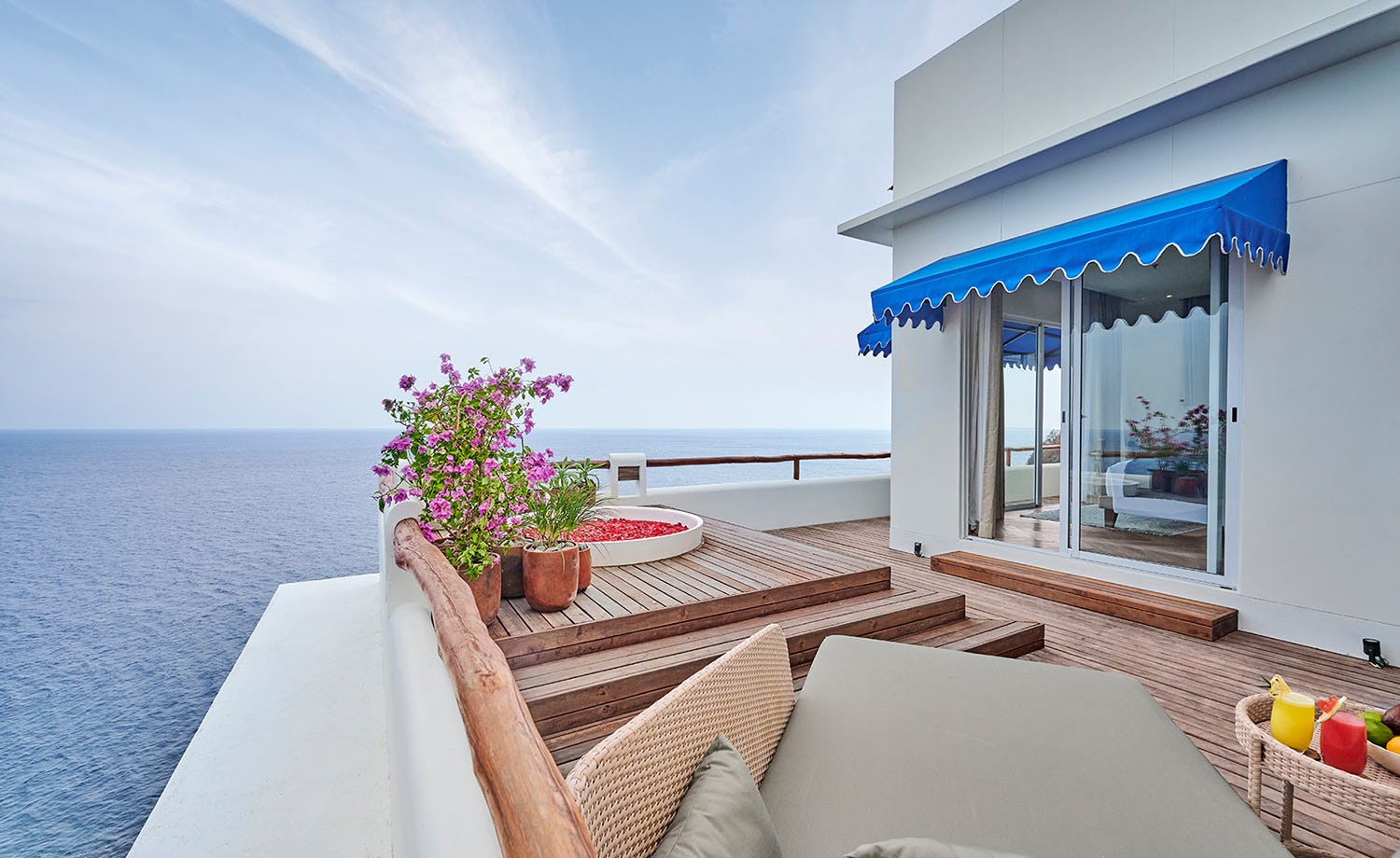 royal-avila-boutique-resort-lombok-rooftop-suite-01_13542