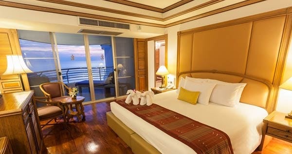 royal-cliff-grand-hotel-pattaya-junior-suite-one-bedroom-01_1597