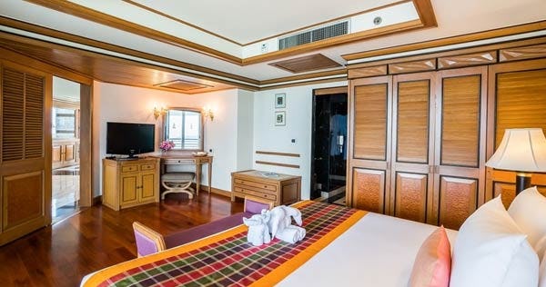 royal-cliff-grand-hotel-pattaya-regency-suite-one-bedroom-01_1597